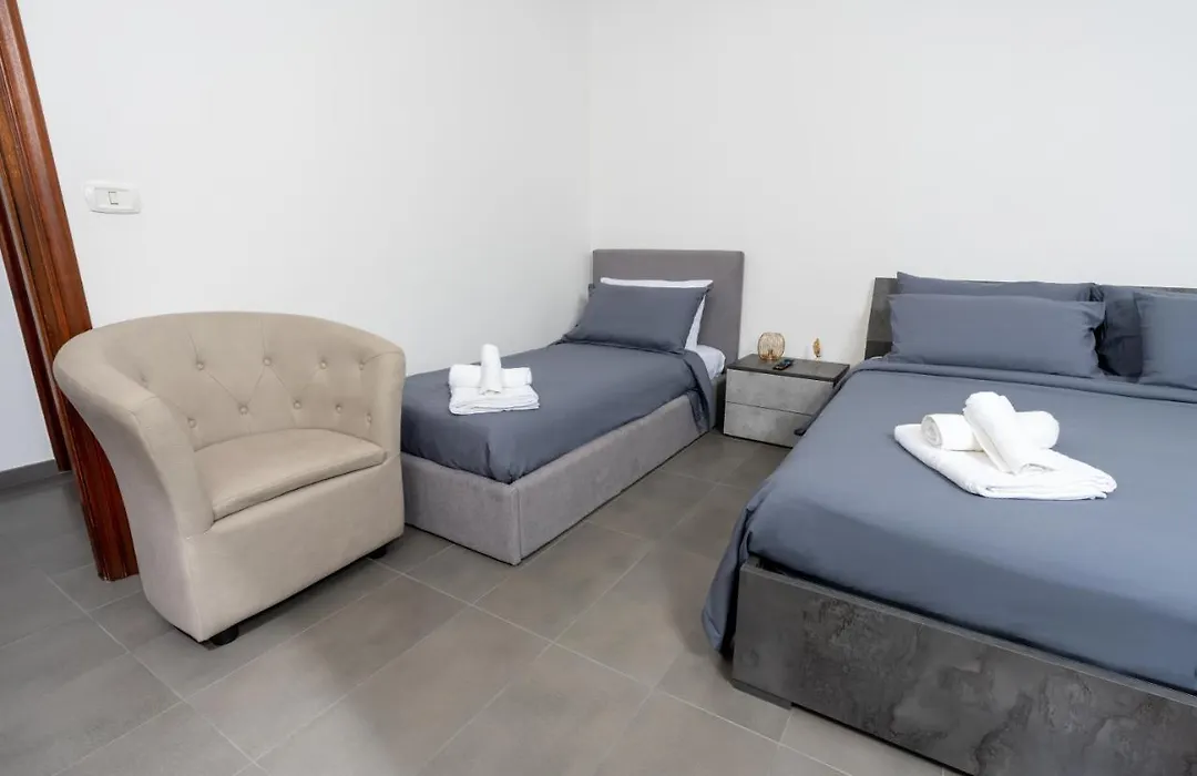 Holiday House Napoli-1